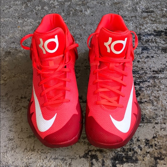 Nile Sneakers - Picture 1 of 5